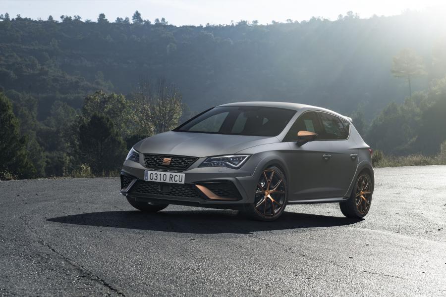  Seat Leon Cupra R (5F) 2017 года  (WW) (фото 38 из 40)
